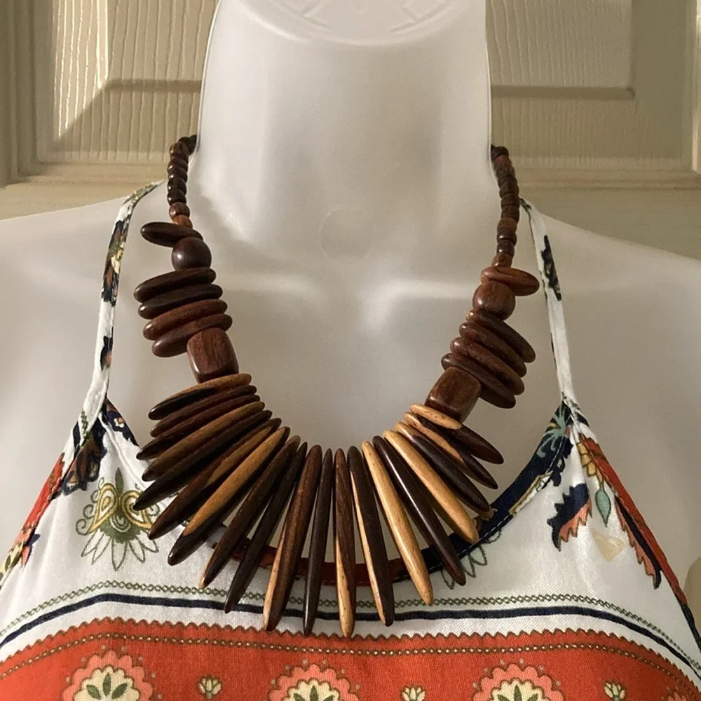 Costa Rican Handmade EXOTIC Wood Necklace Length 27cm EUC